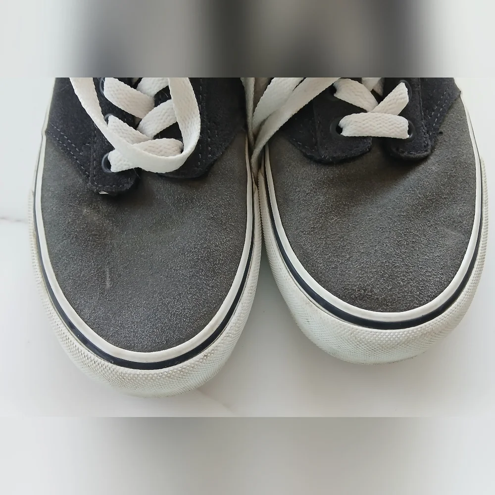 Vans Atwood Deluxe Skate Shoes Men’s Size 8 Gray Suede Two Tone